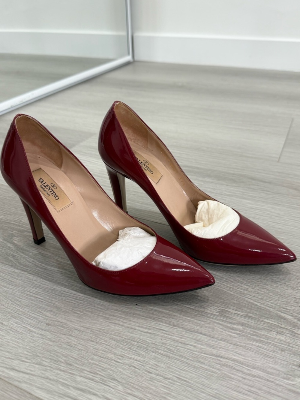 Valentino Garavani Red Patent Leather Rockstud Pointed Toe Pumps - Picture 3 of 7